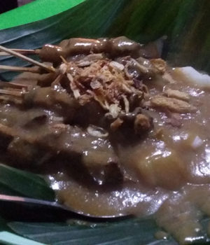 Snacking with Padang Satay (Sate Padang)